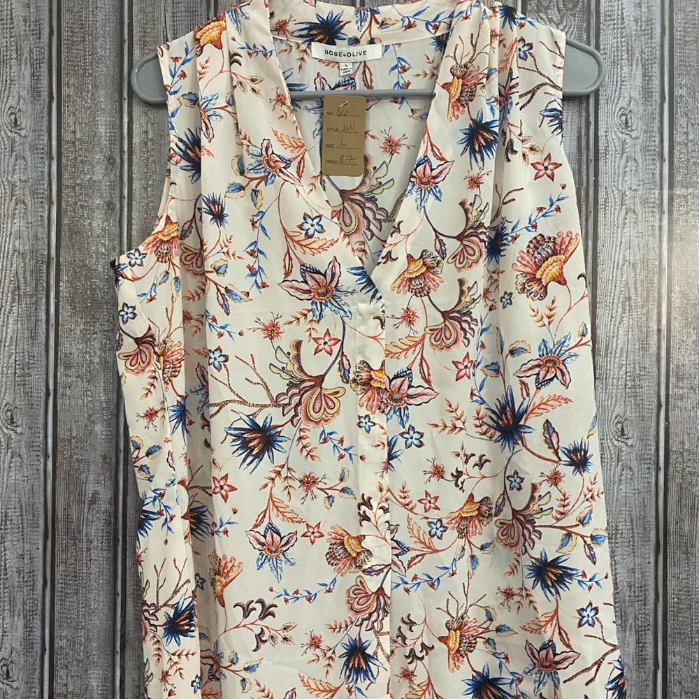 ☀️Chiffon Flower Tank - Picture 2 of 4